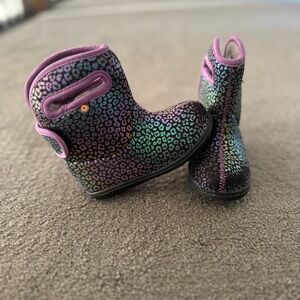 Girls iridescent leopard print Bogs boots, toddler 8